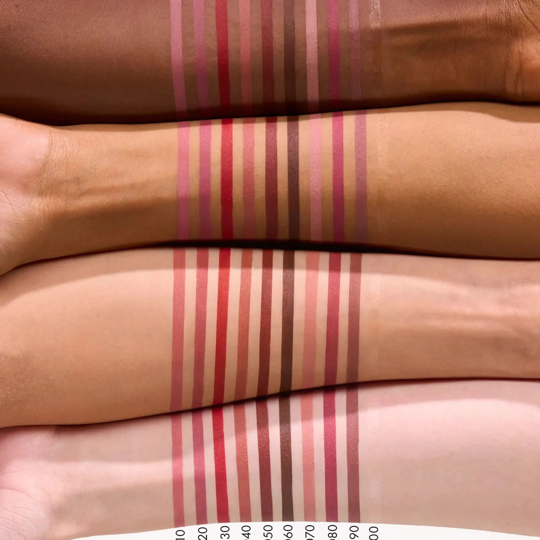 Gel Glide Long-Lasting Lip Liner 040 Latte Lines