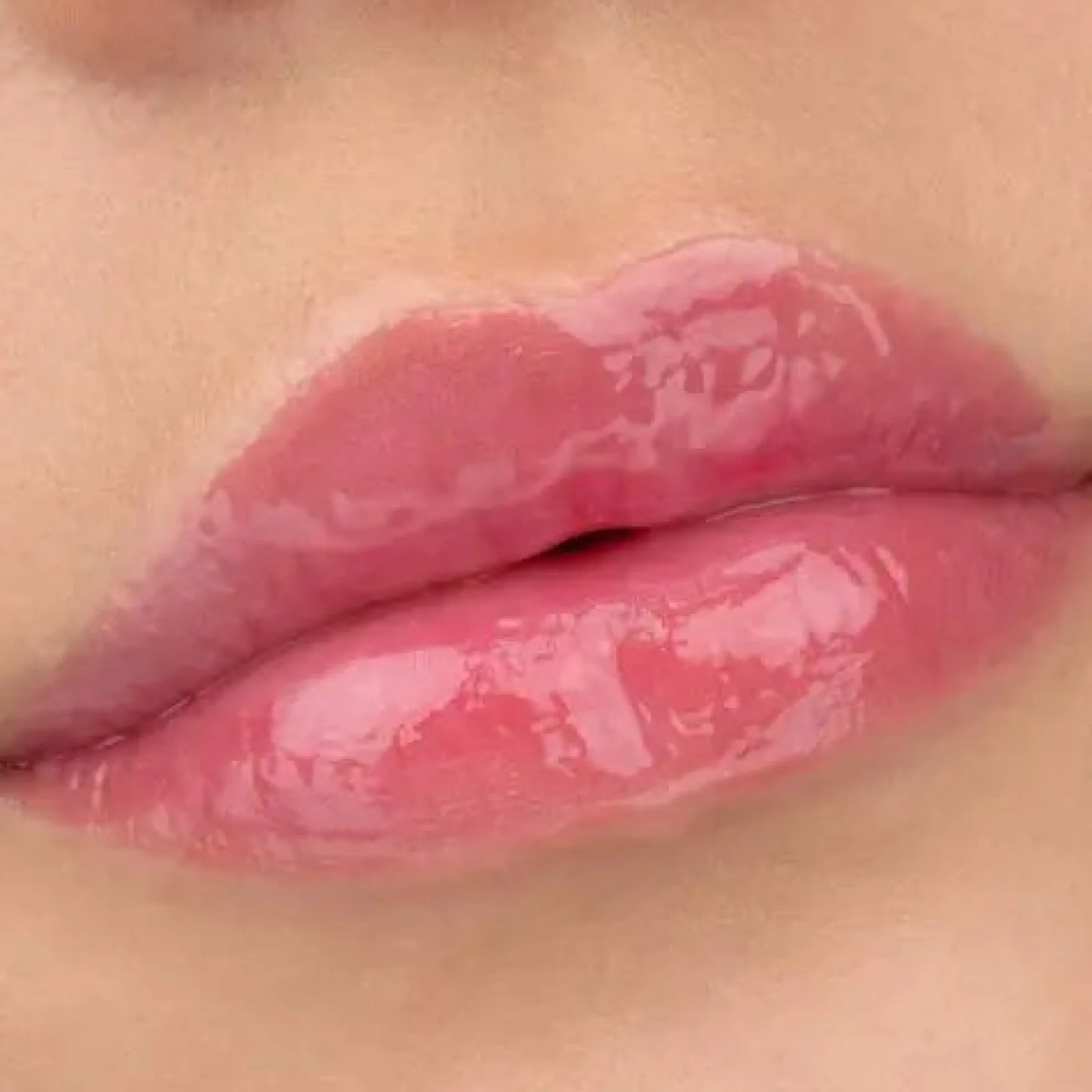 Juicy Bomb Shiny Lipgloss 104 Poppin' Pomegranate
