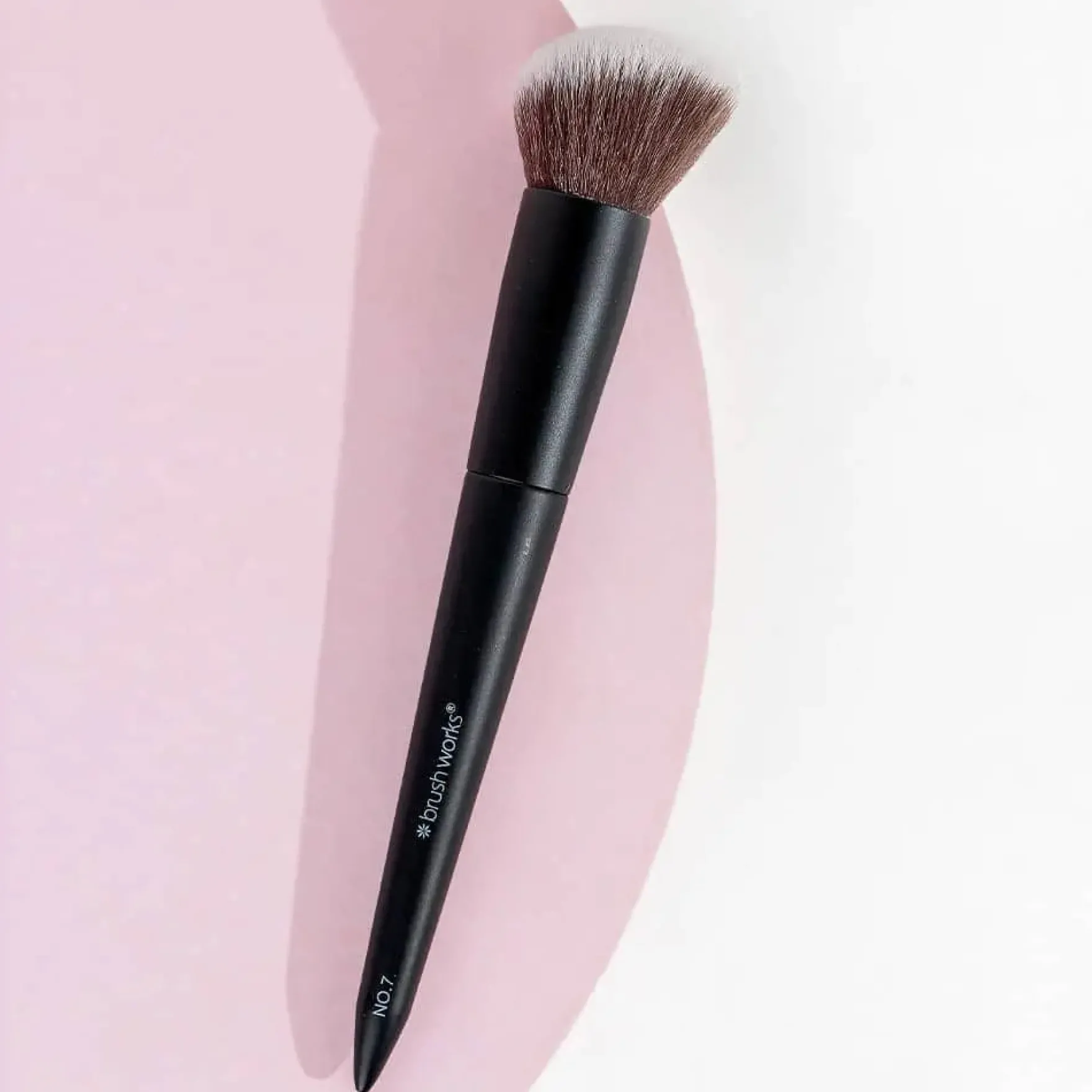 No. 7 Angled Blush Brush